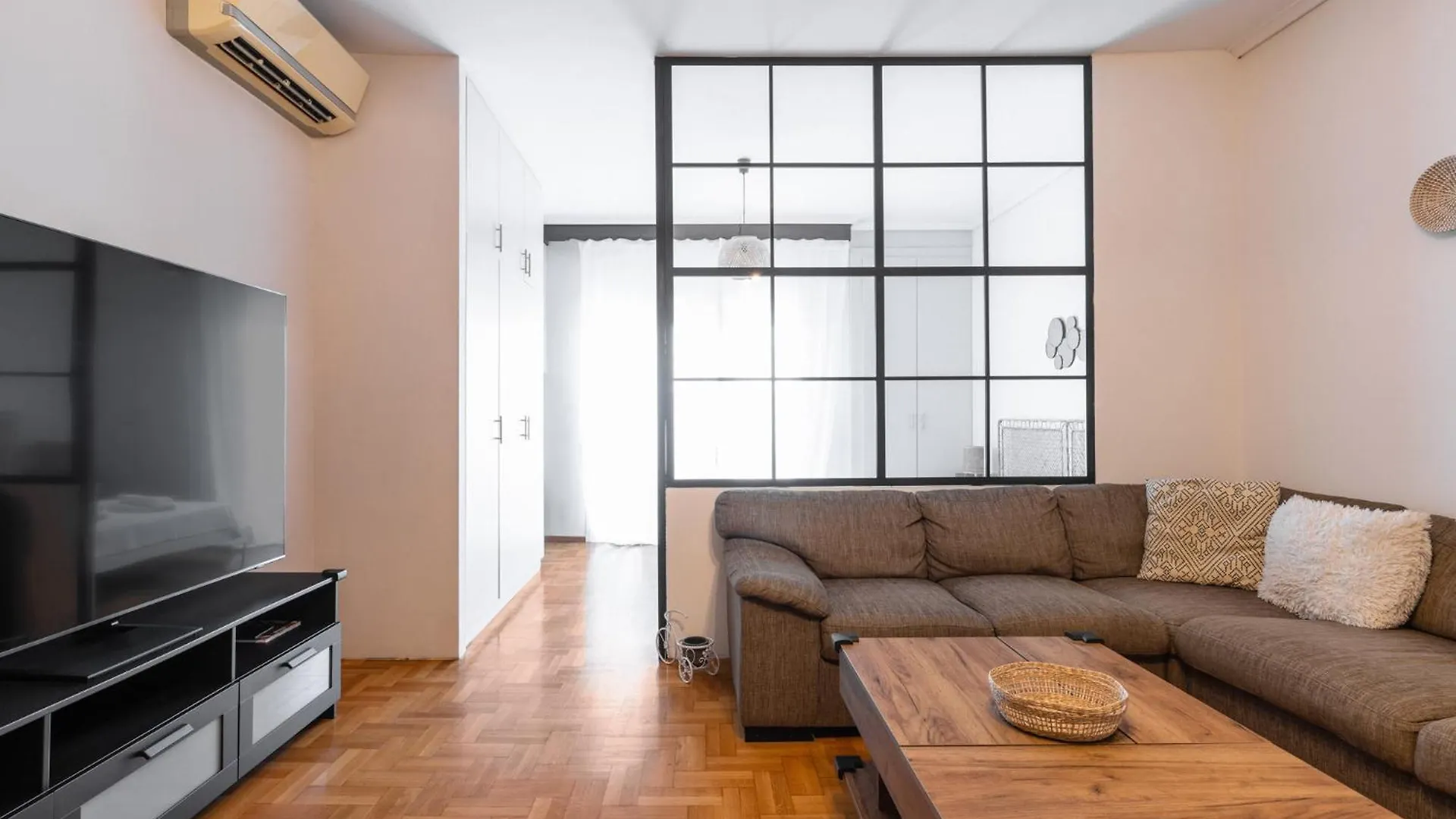Eca Suites contacts